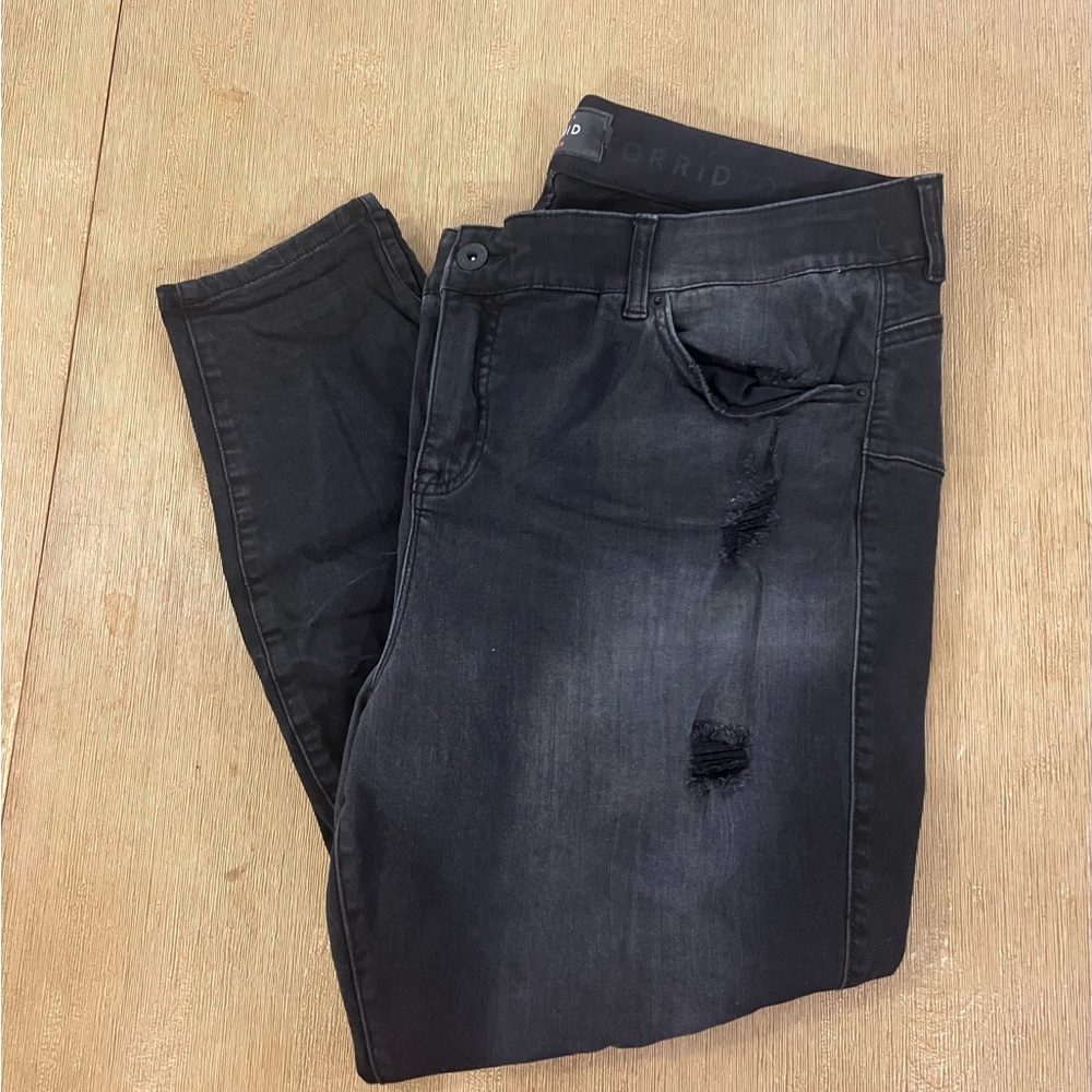 Women’s Black Distressed Jeans